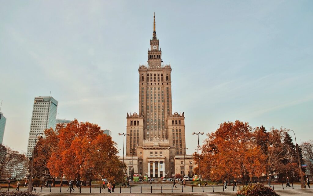 Przeprowadzka w Warszawie: Jak przygotować się na nowy rozdział w Stolicy